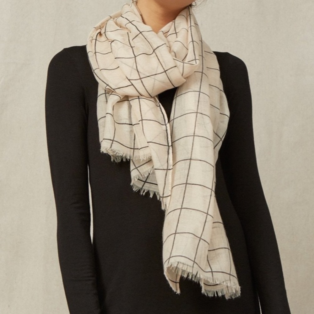 Grid pattern scarf - Picture 1 of 4